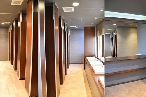 パウダーコーナー付ホテルライクなトイレ<br />オシャレなウッド調で居心地の良い空間です。